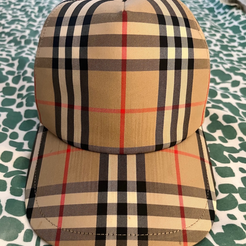 Burberry hat